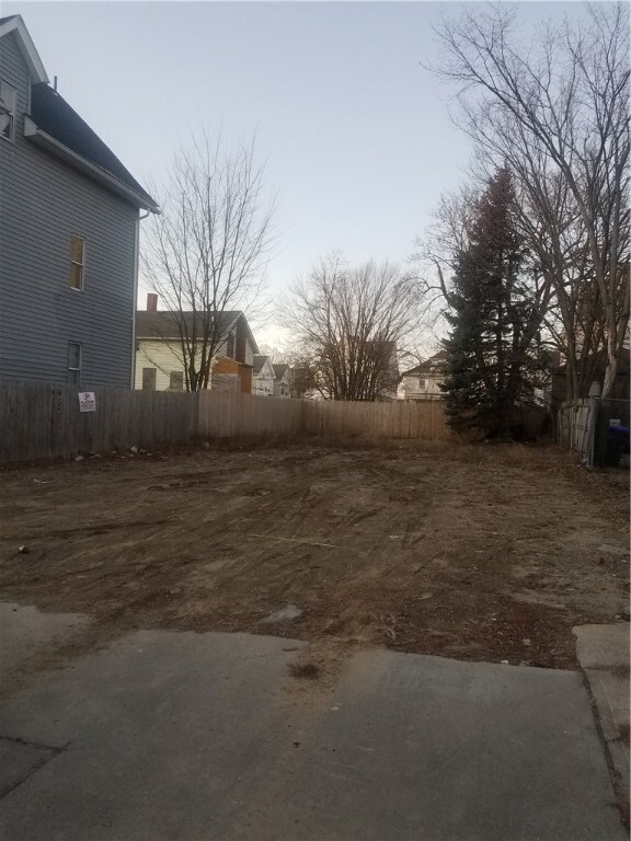 25 Rutland St, Providence, RI 02907 - photo 2