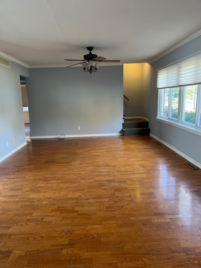 587 Front St, Lisle, IL 60532 - photo 2