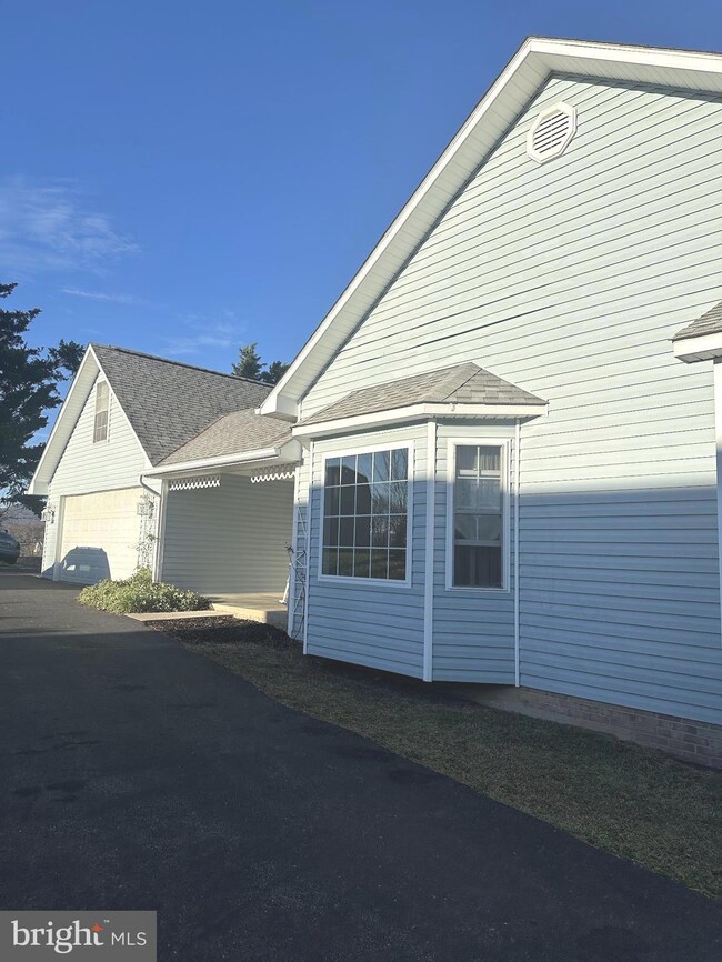 412 Roland Rd, Woodstock, VA 22664 - photo 4