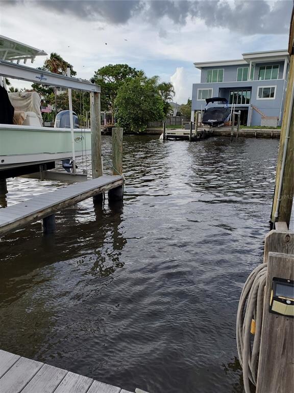 Need a lift? The slip can accommodate a boat lift.