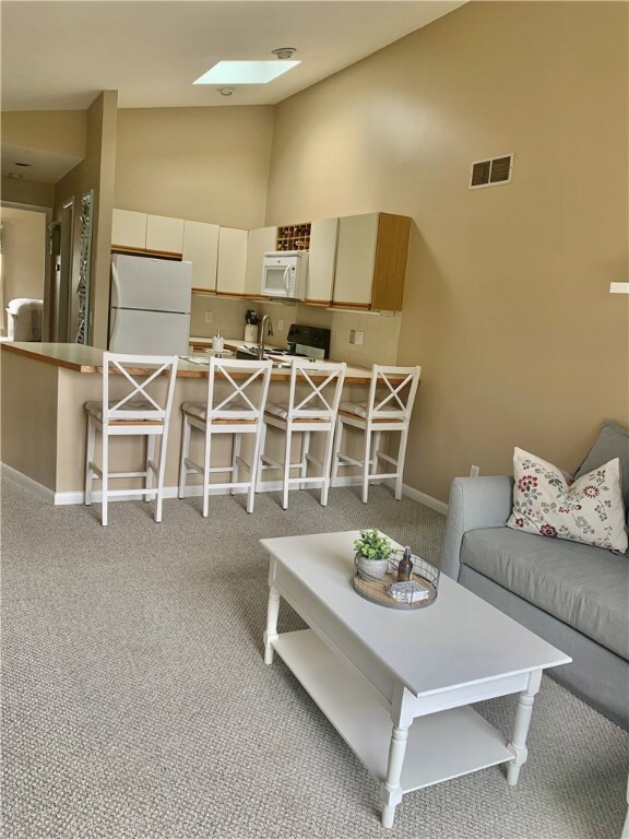 946 Halifax Dr, Warwick, RI 02886 - photo 6