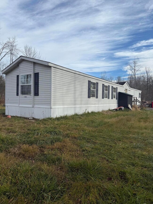 43 Whitten Rd, Clinton, ME 04927 - photo 4