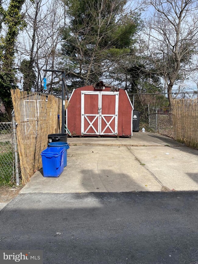 229 Golf Rd, Darby, PA 19023 - photo 5