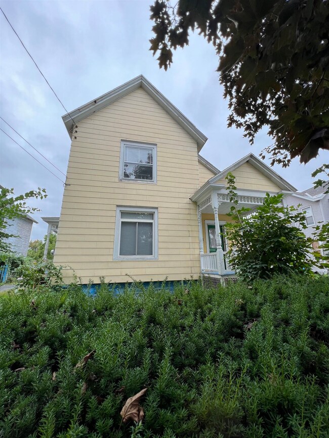 57 Cleveland Ave, Rutland, VT 05701 - photo 2