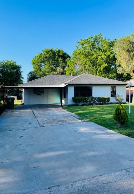 803 E 43rd St, Houston, TX 77022 - photo 3