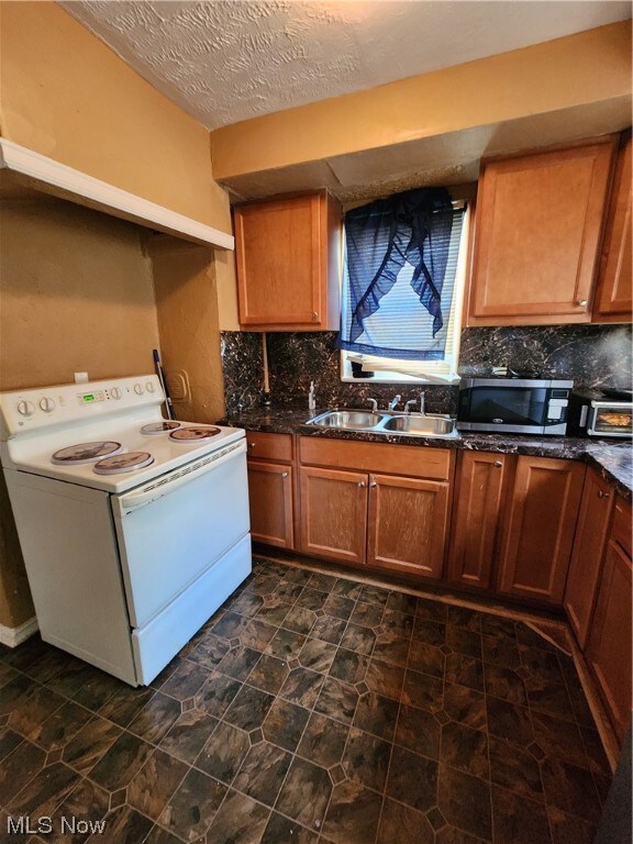 19518 Nitra Ave, Maple Heights, OH 44137 - photo 7