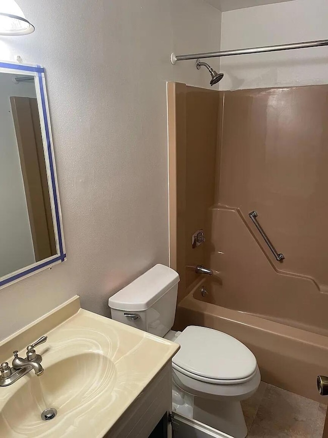 2602 Camelot Blvd unit C, Sheboygan, WI 53081 - photo 4