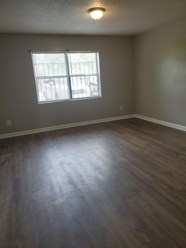 1410-6 living room