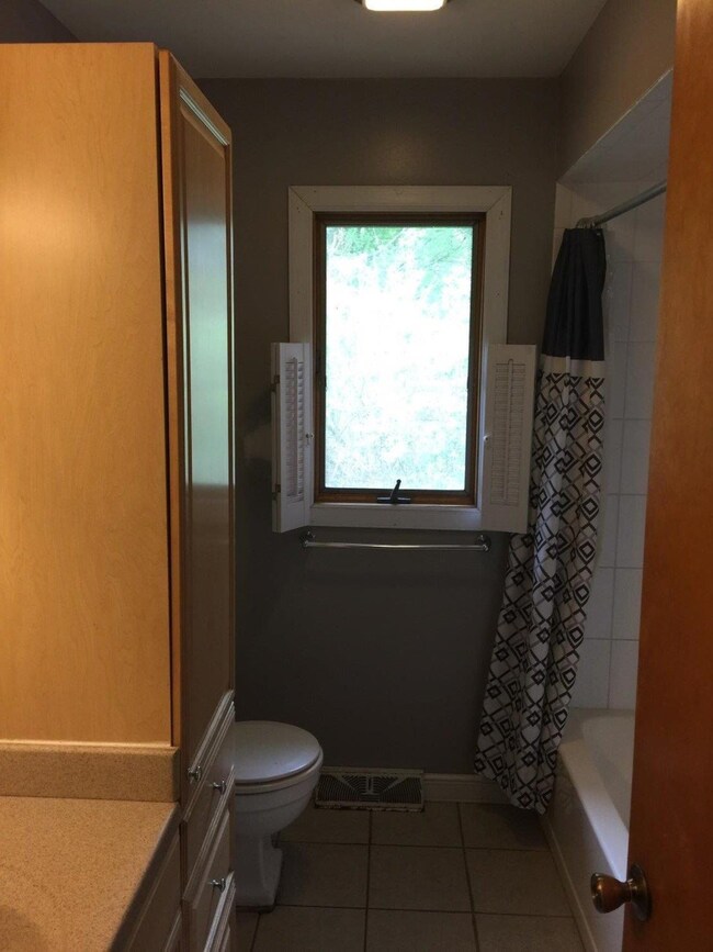 720 Waverly Rd, La Porte, IN 46350 - photo 5