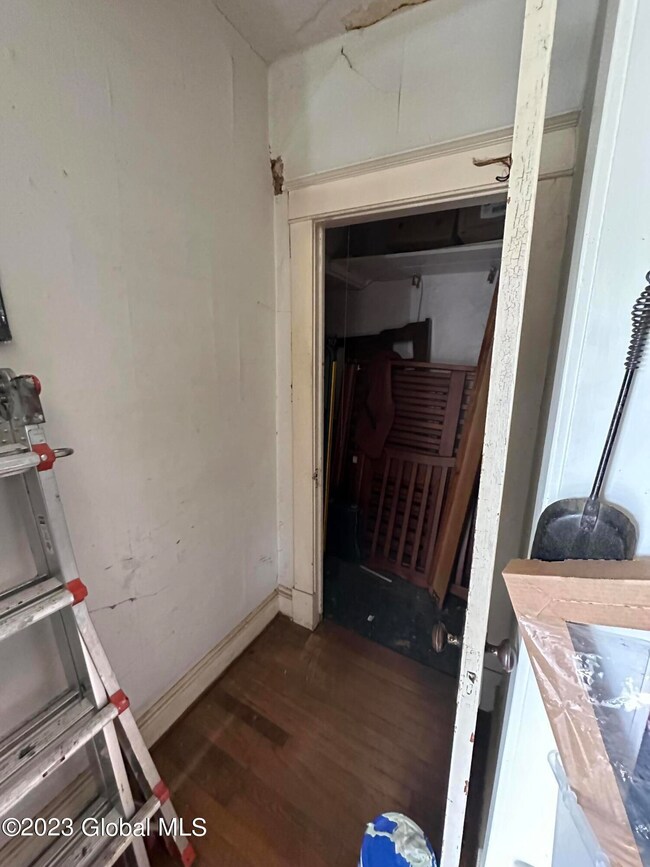 31 110th St, Troy, NY 12182 - photo 3