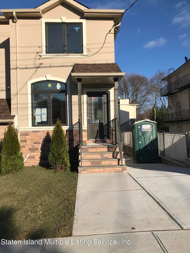 53 Parkinson Ave, Staten Island, NY 10305 - photo 4