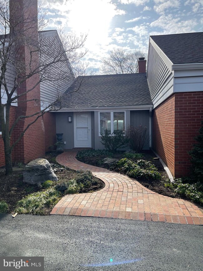 8 Spring Creek Manor, Hershey, PA 17033 - photo 5