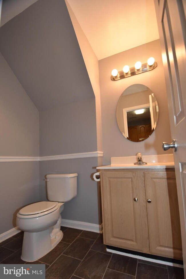 8735 Orchard Green Ct, Odenton, MD 21113 - photo 6