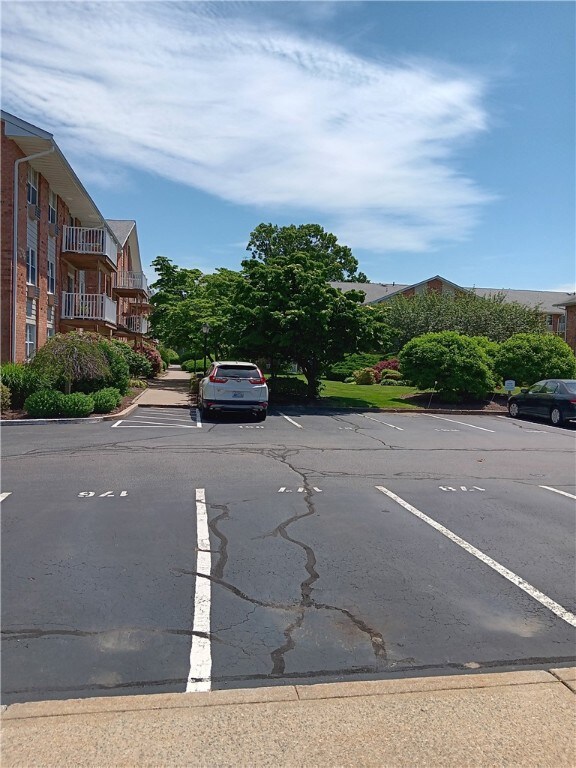 Park right in front of building entry