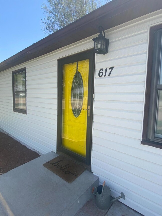 617 E 3rd St, Hugoton, KS 67951 - photo 3