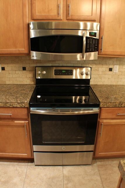Kitchen smoothtop range and microwave ov