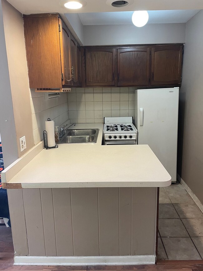 611 W Patterson Ave unit 213, Chicago, IL 60613 - photo 3