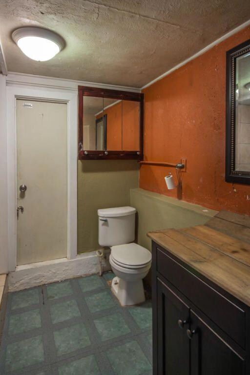 842 bath