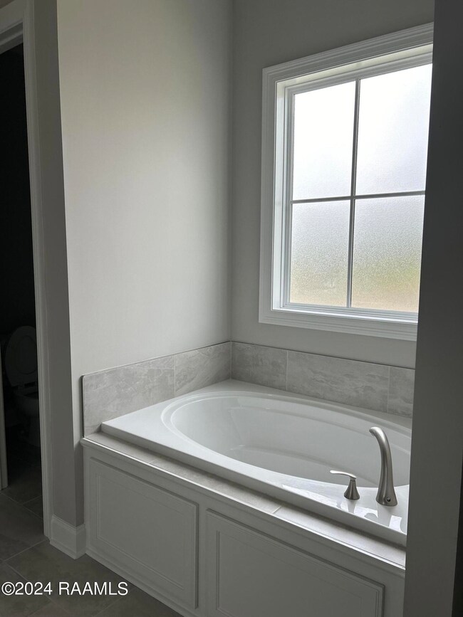 CFH127 Master Tub