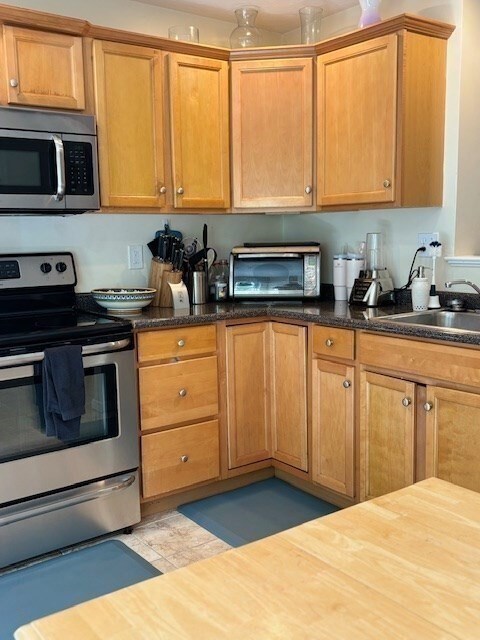 73 Boxberry Ln, Rockland, MA 02370 - photo 4