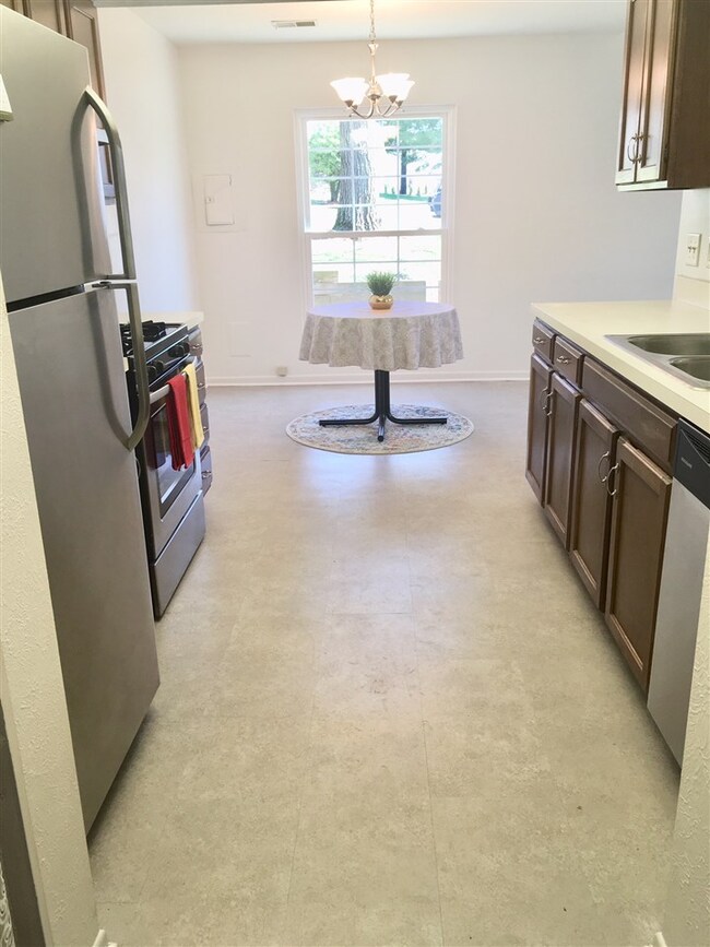 18199 Windmill Ct, South Bend, IN 46637 - photo 7