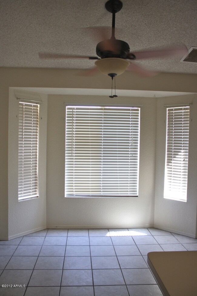 3201 W Helena Dr, Phoenix, AZ 85053 - photo 7