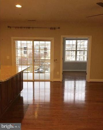 2167 Abbottsbury Way unit 491, Woodbridge, VA 22191 - photo 5