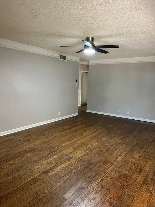 501 Merrill Dr, Bedford, TX 76022 - photo 7