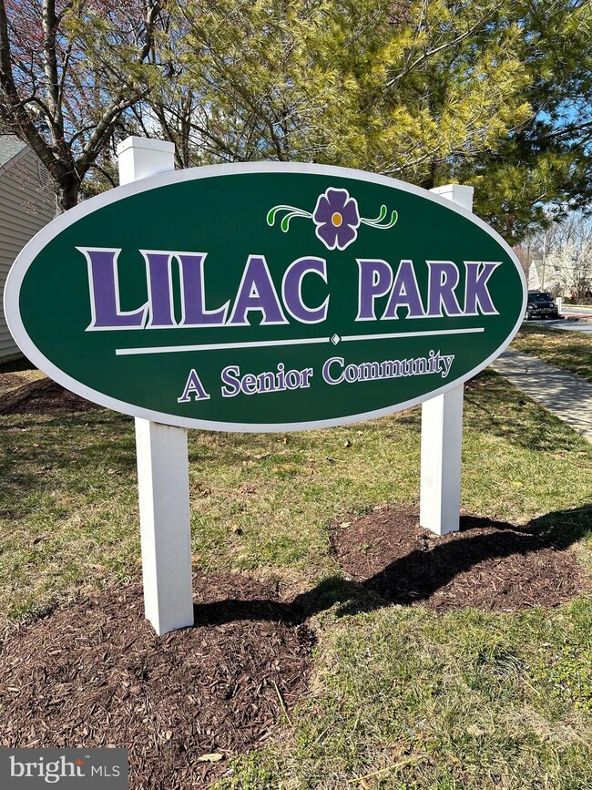 9117 Lilac Park Dr, Laurel, MD 20723 - photo 2