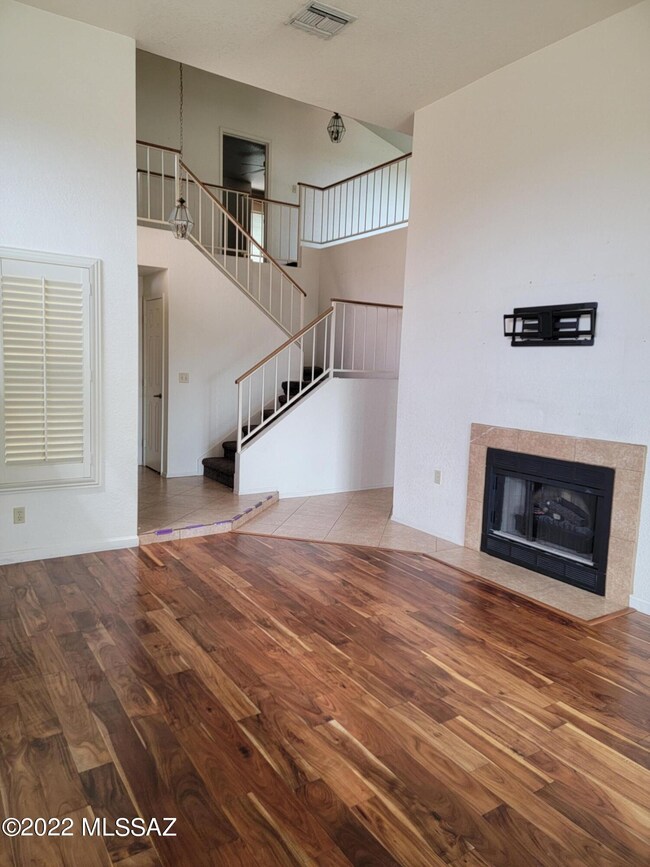 4677 W LESSING LANE LIVING ROOM