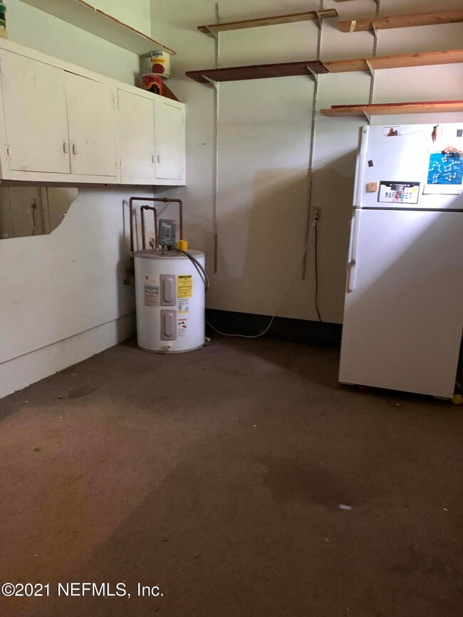 1675 Londonderry Ct, Jacksonville, FL 32210 - photo 4