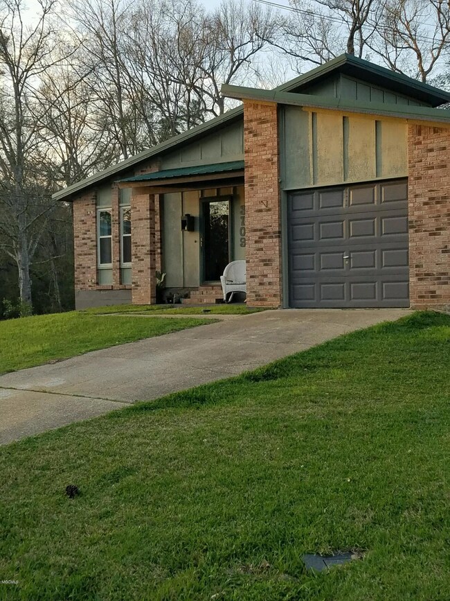 3109 Riverbend Rd, Moss Point, MS 39562 - photo 2