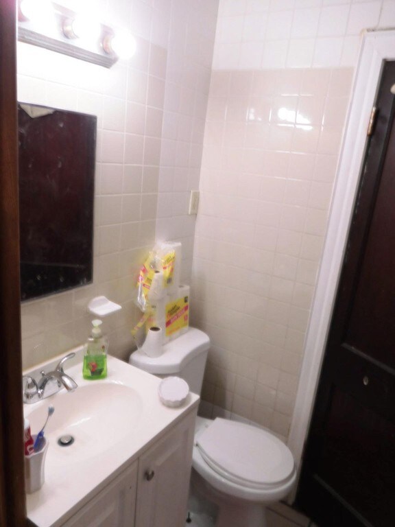 54 Lithgow St unit 1, Dorchester Center, MA 02124 - photo 7