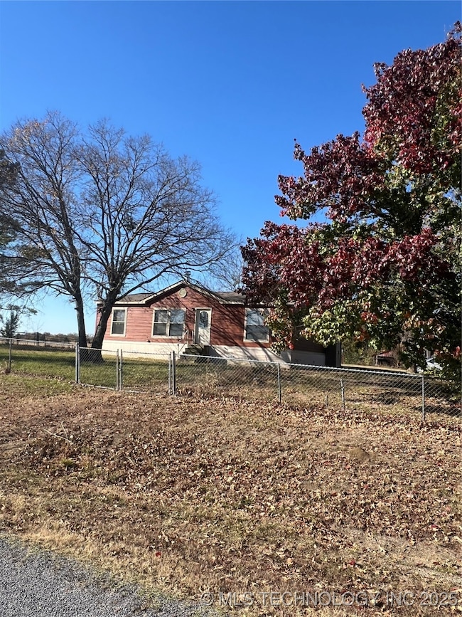 421 Wooley Ave, Stuart, OK 74570 - photo 2