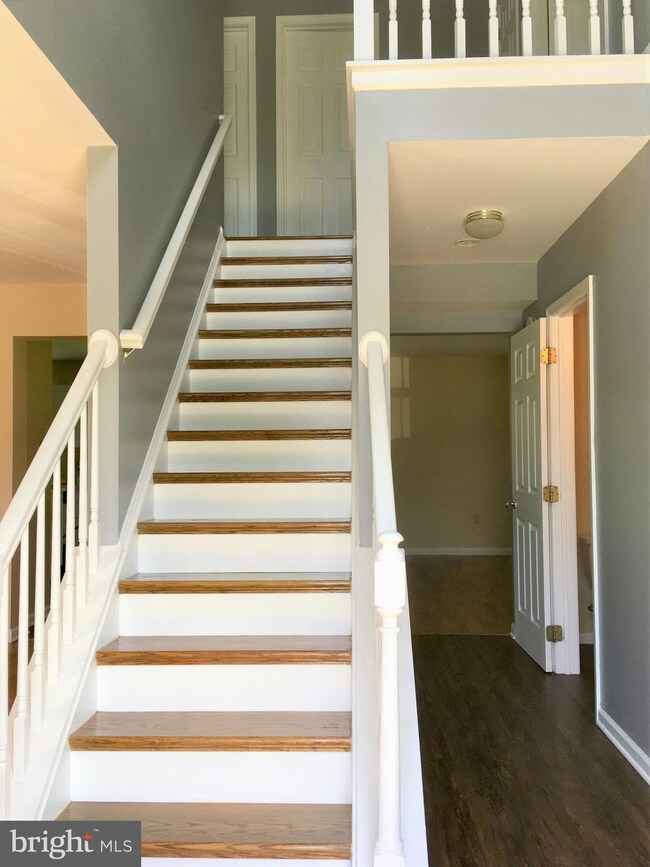 104 W Flagstone Dr, Newark, DE 19702 - photo 2