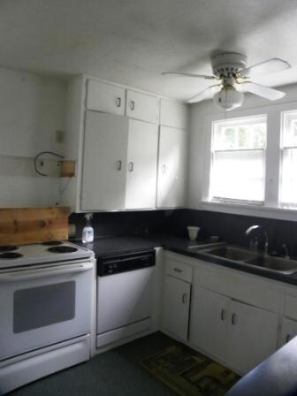 727 NW 4th St, Grants Pass, OR 97526 - photo 4