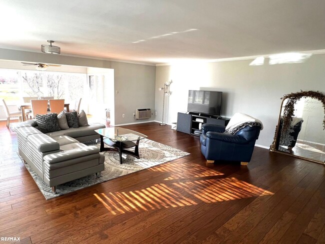 2300 Red Run Ct Unit G, Royal Oak, MI 48073 | MLS# 50141660 | Homes.com