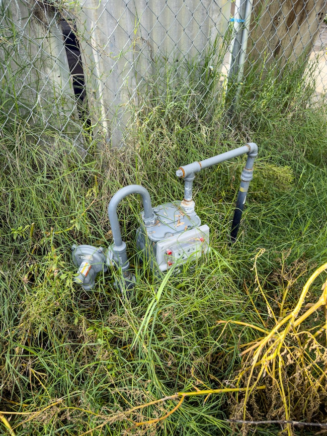 530 Fresno St, Parlier, CA 93648 - photo 7