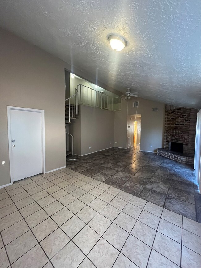 6621 Greenyard Dr, Houston, TX 77086 - photo 3