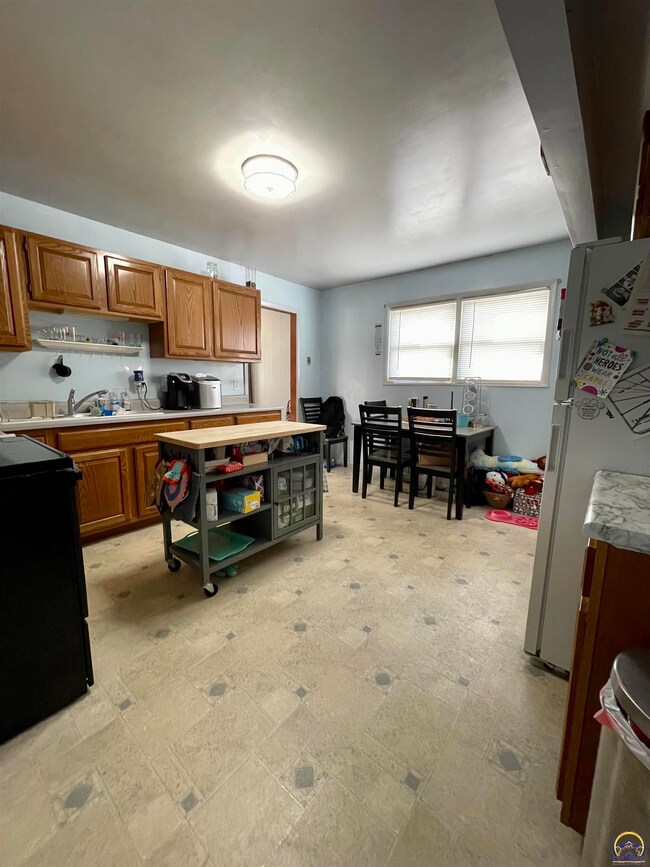 1806 SW 33rd St, Topeka, KS 66611 - photo 7