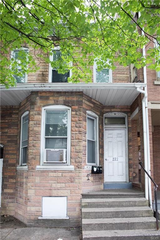 Well  kept 3 unit on 222  N 12th Street in Allento