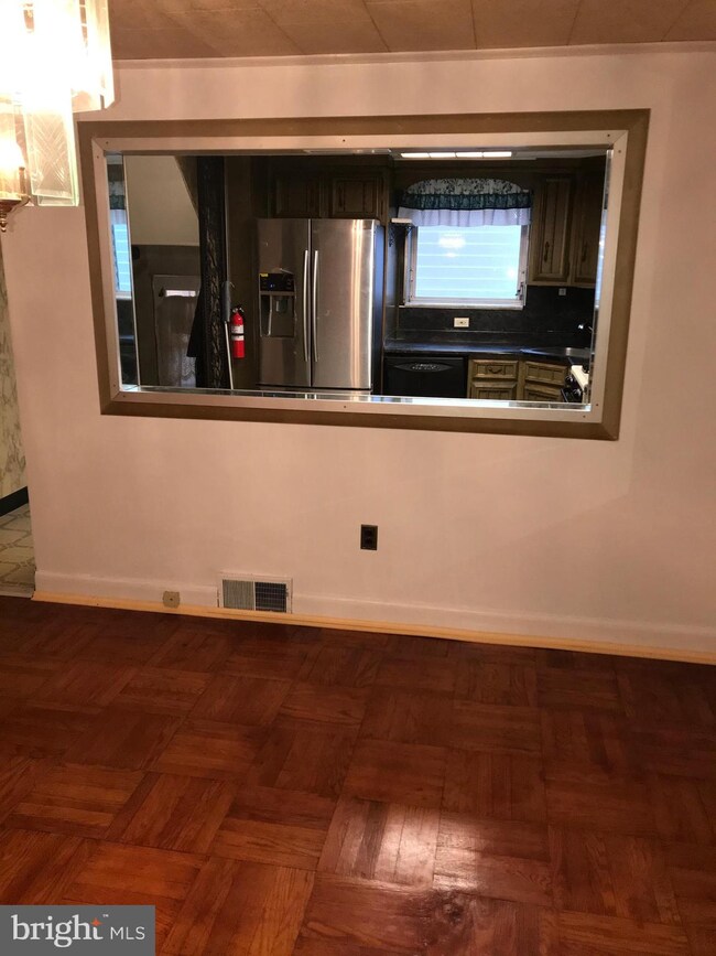 404 W Grays Ave, Glenolden, PA 19036 - photo 5