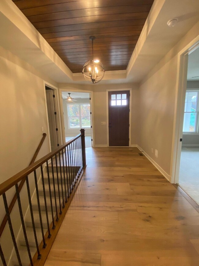 10 22 2020_WR-03-080_Lily_Foyer_Front en