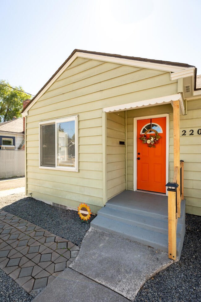 2220 Reclamation Ave, Klamath Falls, OR 97601 - photo 6