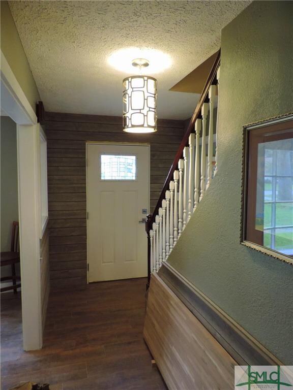 Entry leads to Great Room on Left or to Formal Liv