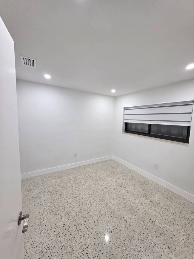 18730 NW 29th Place, Miami Gardens, FL 33056 - photo 5