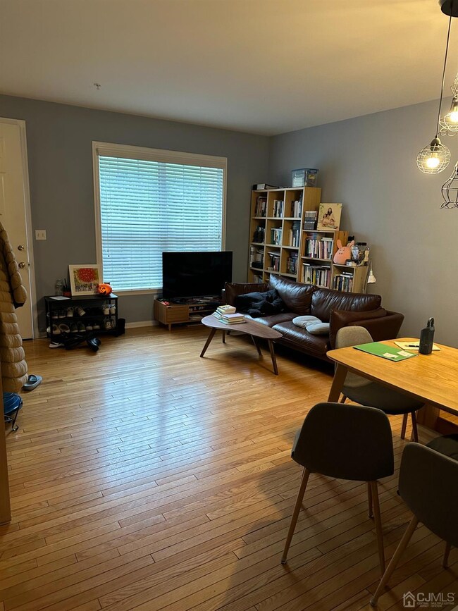 19 Park Square, Metuchen, NJ 08840 - photo 2