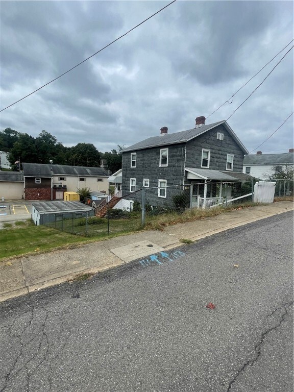 113 Locust St, Muse, PA 15350 - photo 2