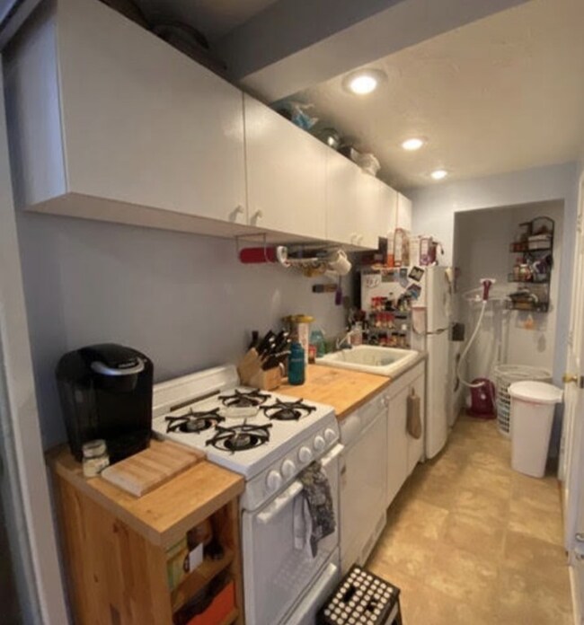 21 Moon St unit 11, Boston, MA 02113 - photo 4