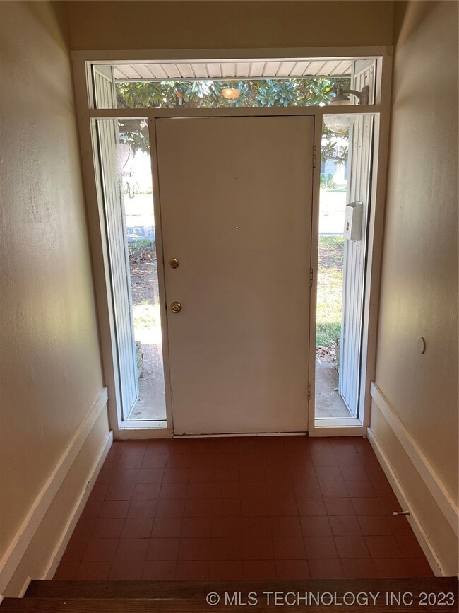 972 E 36th St, Tulsa, OK 74105 - photo 2
